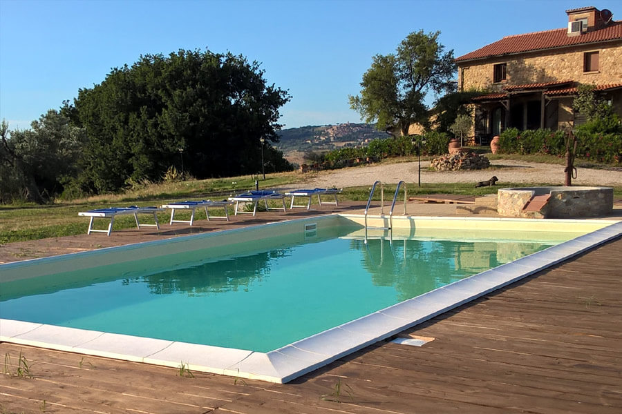 Podere Novo - The swimming pools with solarium